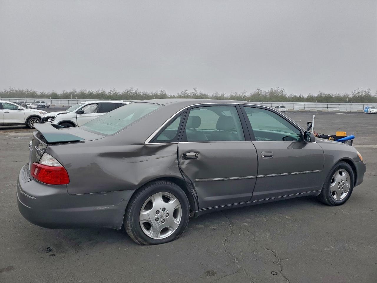Lot #3302632044 2004 TOYOTA AVALON XL