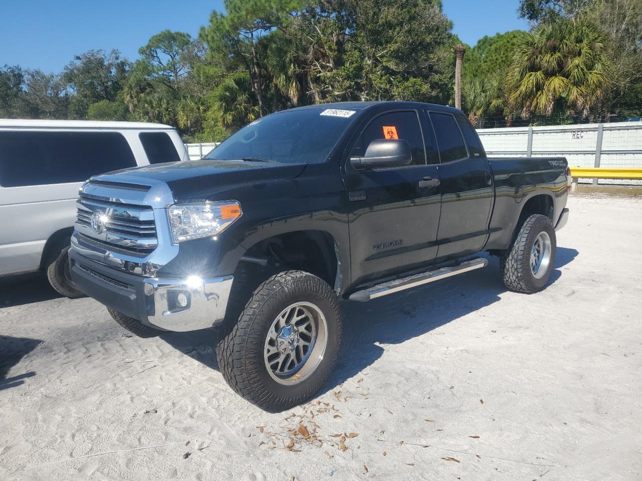 TOYOTA TUNDRA DOUBLE CAB SR