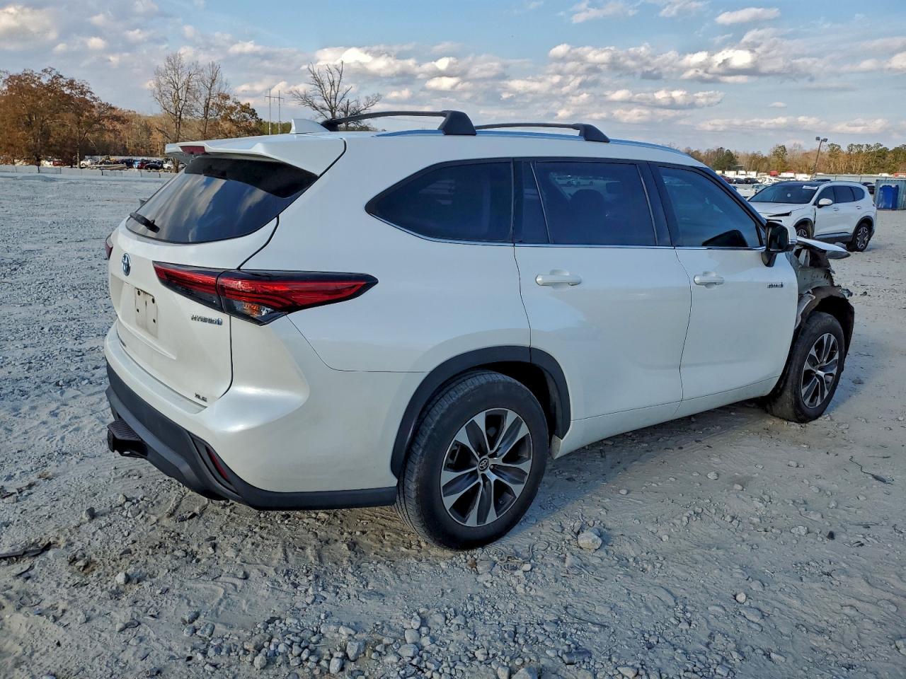 TOYOTA HIGHLANDER HYBRID XLE