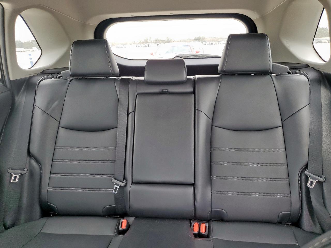 TOYOTA RAV4 XLE PREMIUM