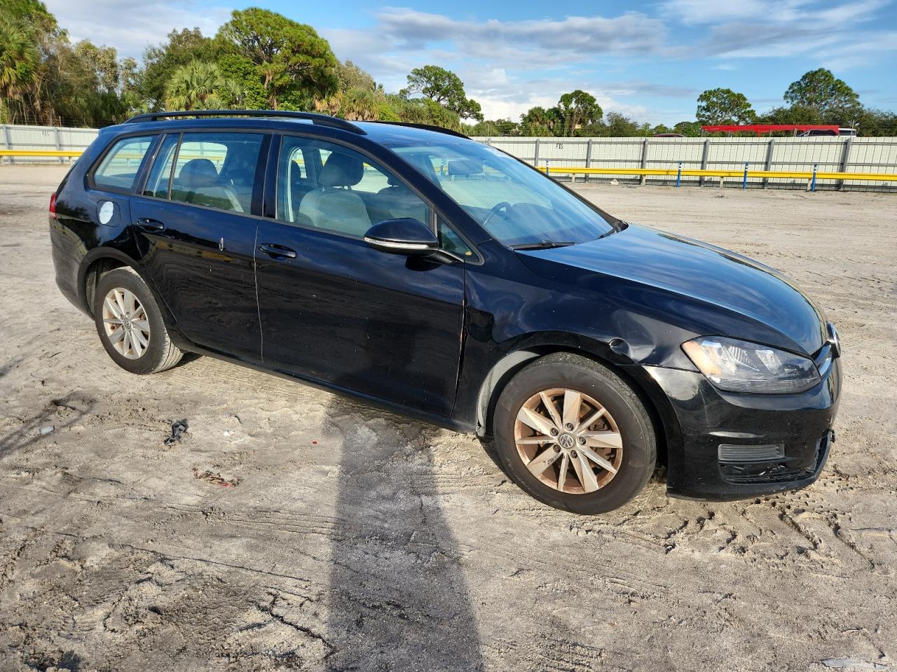 VOLKSWAGEN GOLF SPORTSVAN S