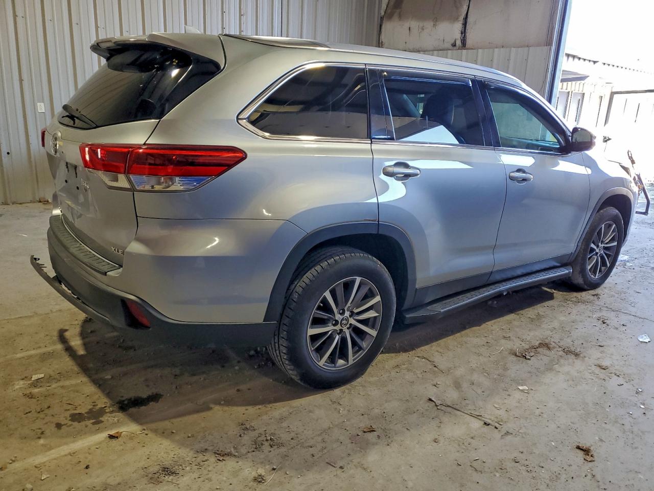 TOYOTA HIGHLANDER SE