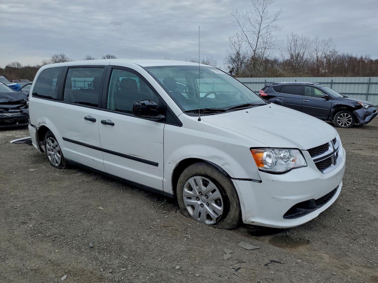 Lot #3317830241 2015 DODGE GRAND CARA
