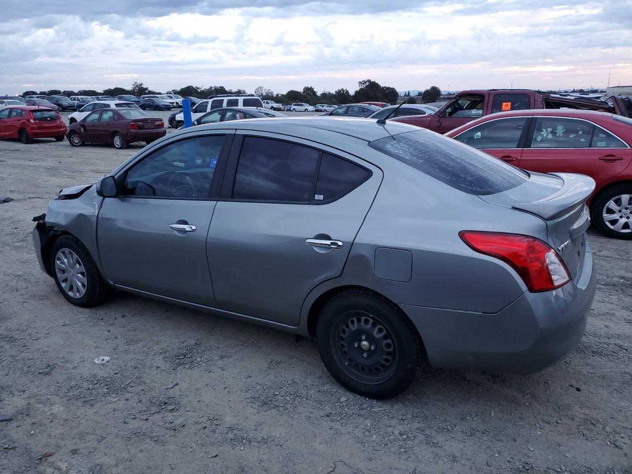 NISSAN VERSA S