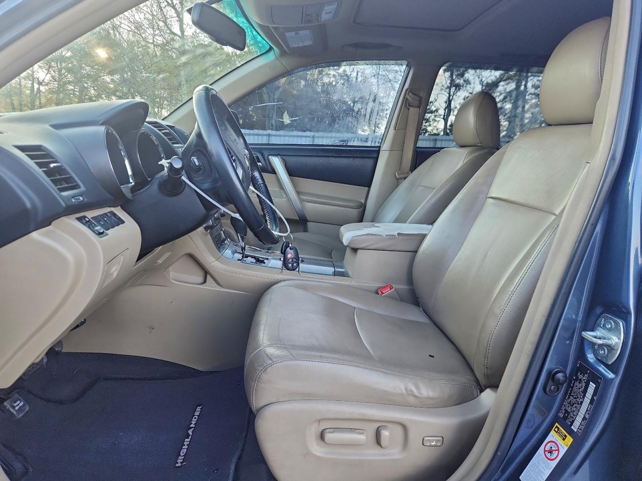 TOYOTA HIGHLANDER BASE