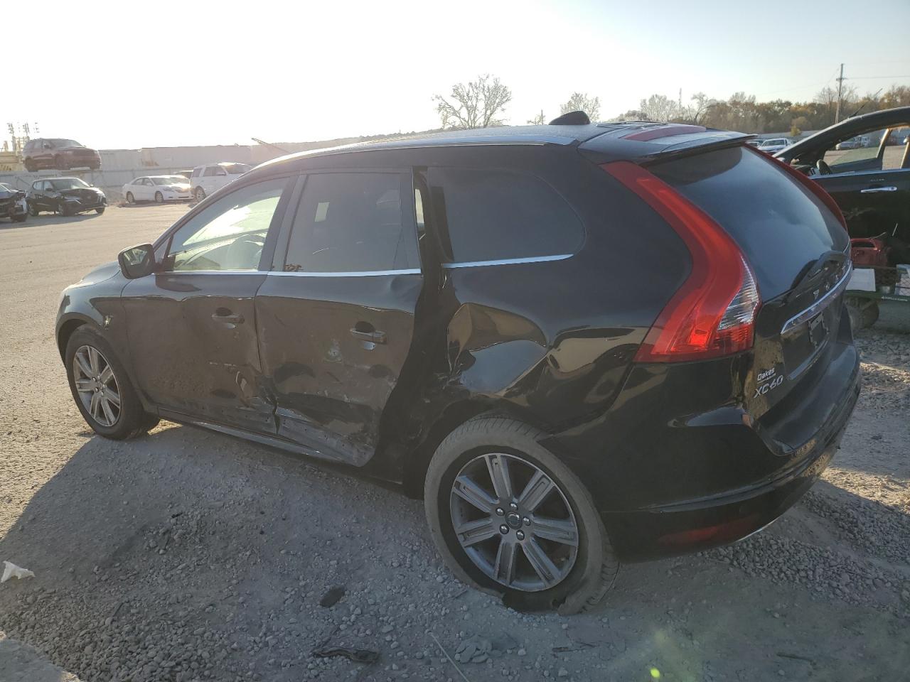 VOLVO XC60 T5 INSCRIPTION