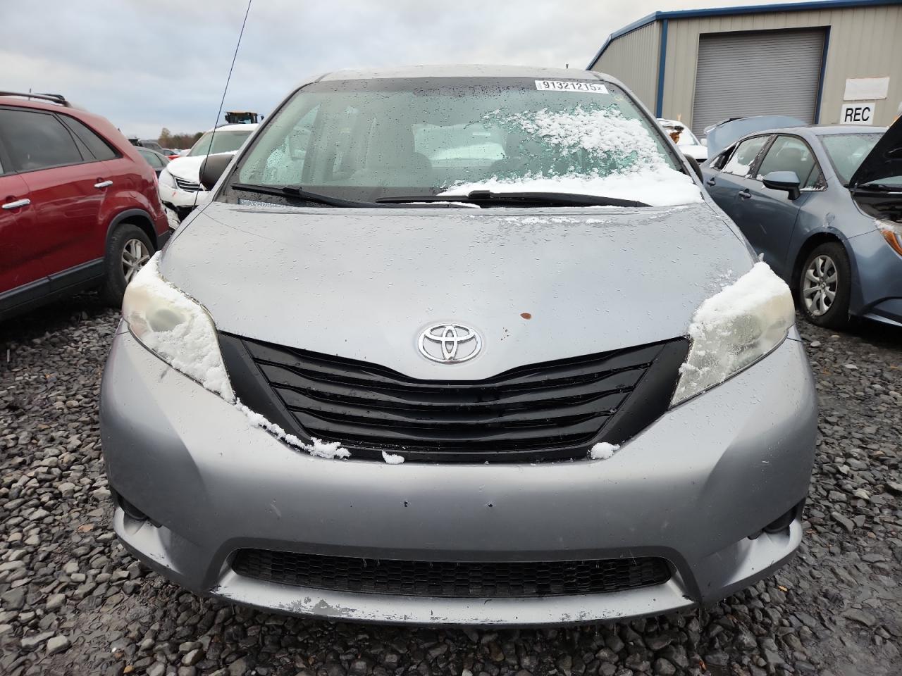 TOYOTA SIENNA