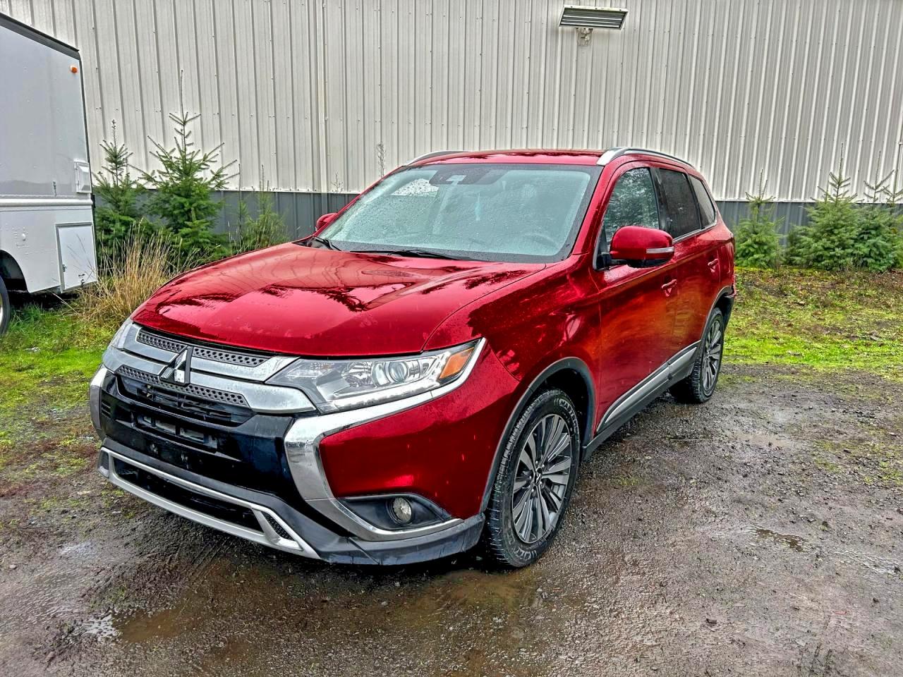 MITSUBISHI OUTLANDER SE