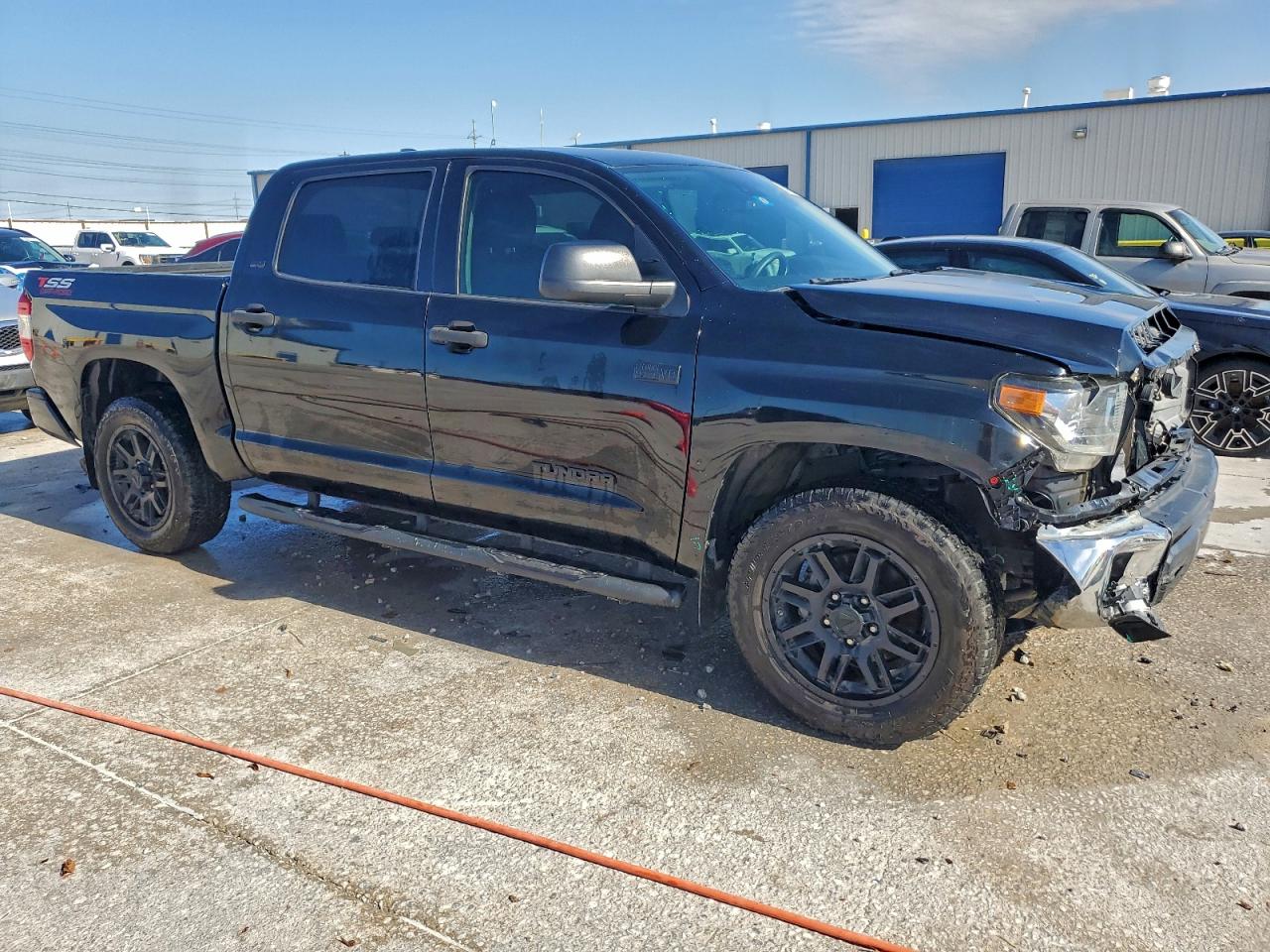 TOYOTA TUNDRA CREWMAX SR5