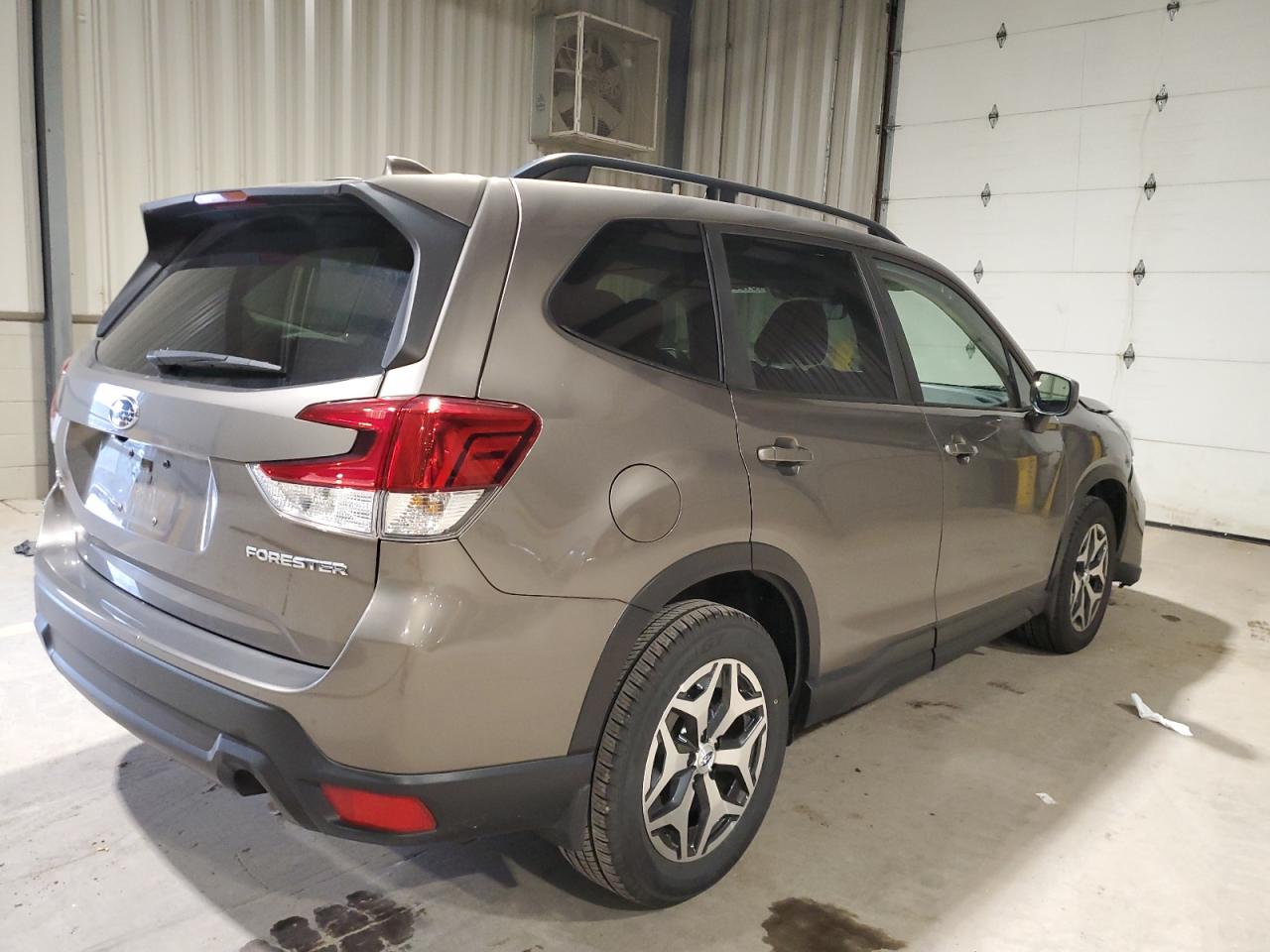 SUBARU FORESTER PREMIUM