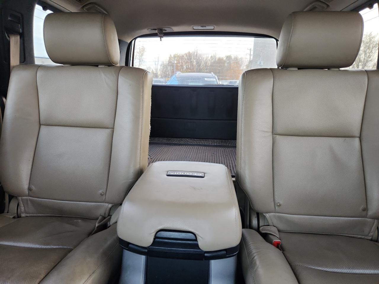 TOYOTA SEQUOIA PLATINUM