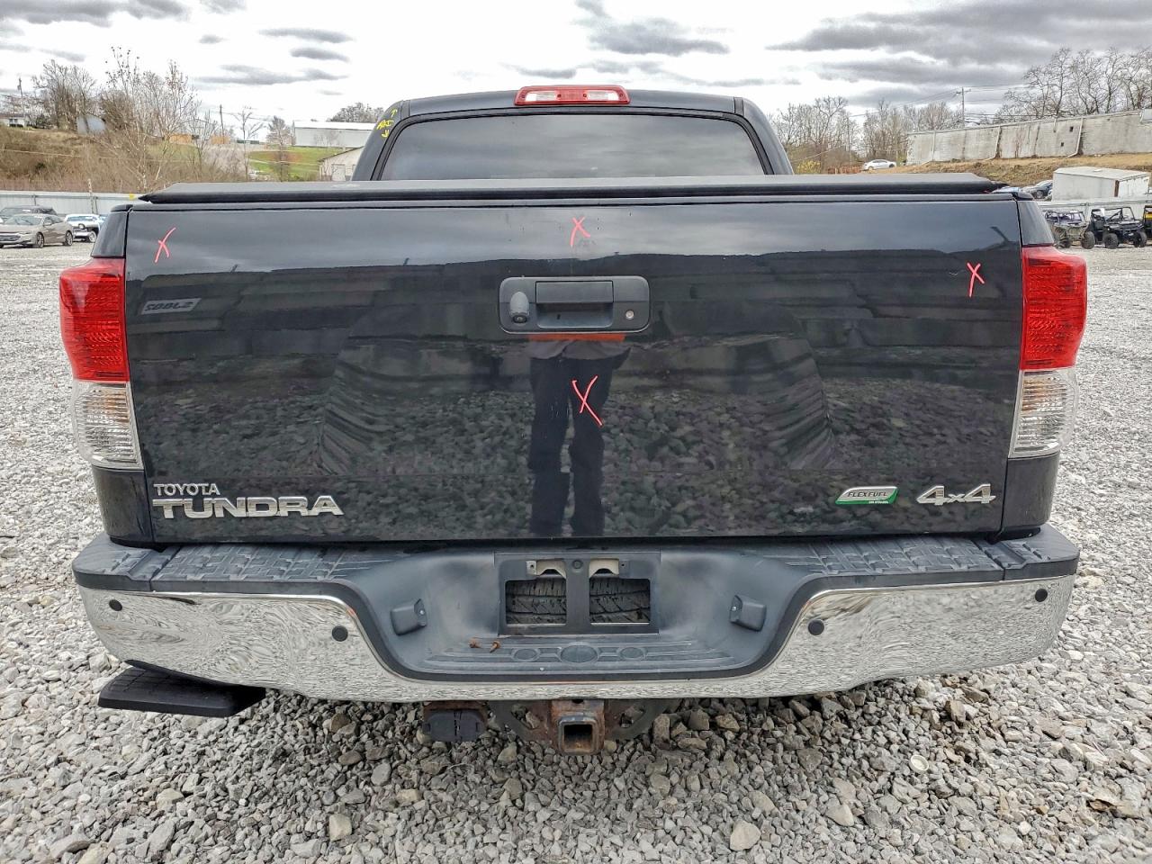 TOYOTA TUNDRA CREWMAX LIMITED