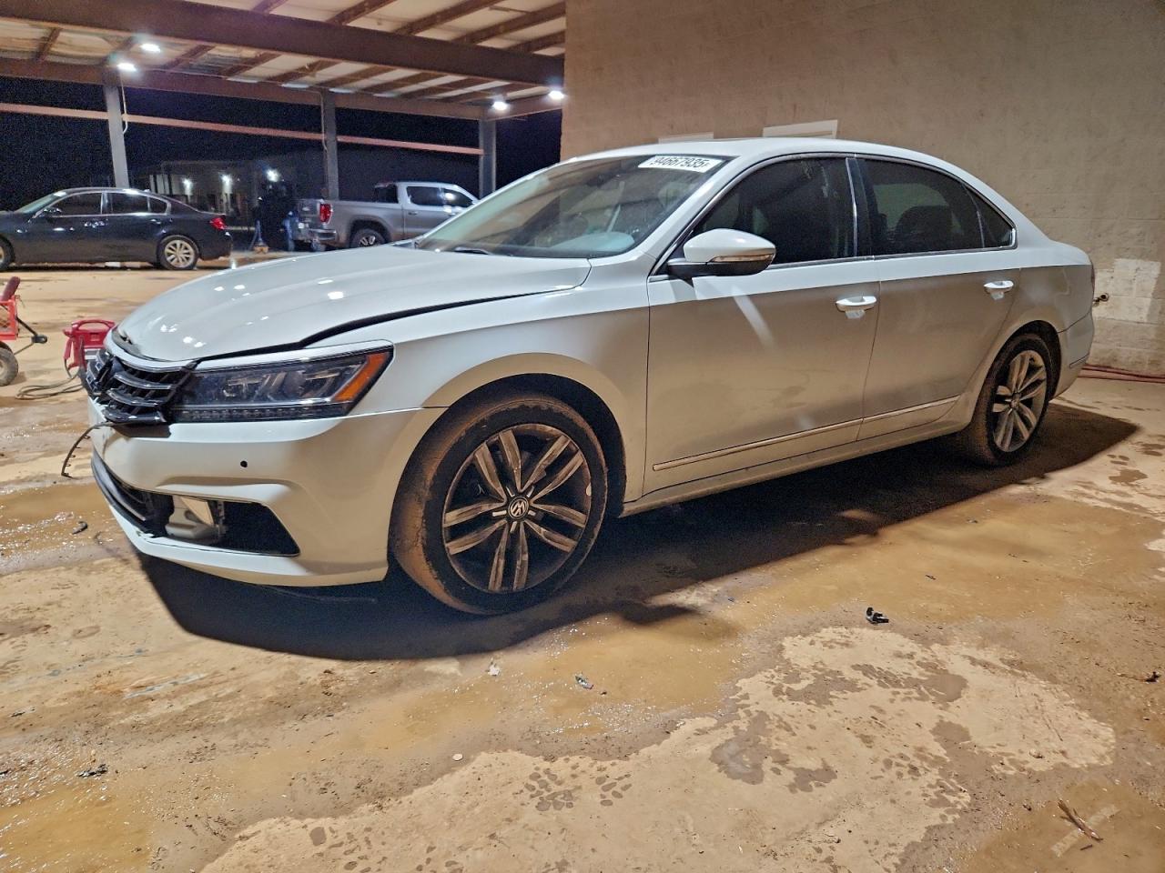 VOLKSWAGEN PASSAT SE