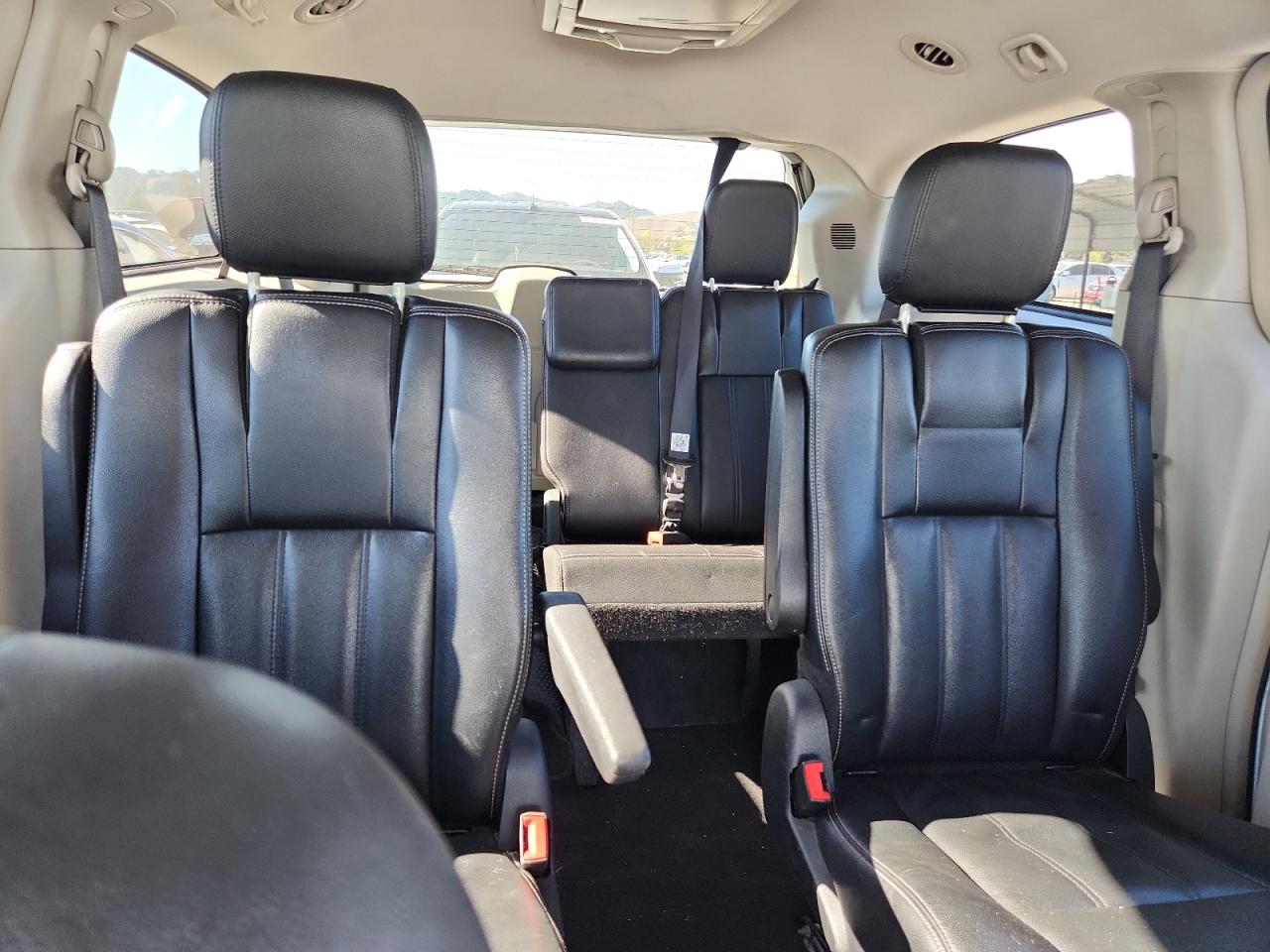 CHRYSLER TOWN & COUNTRY TOURING