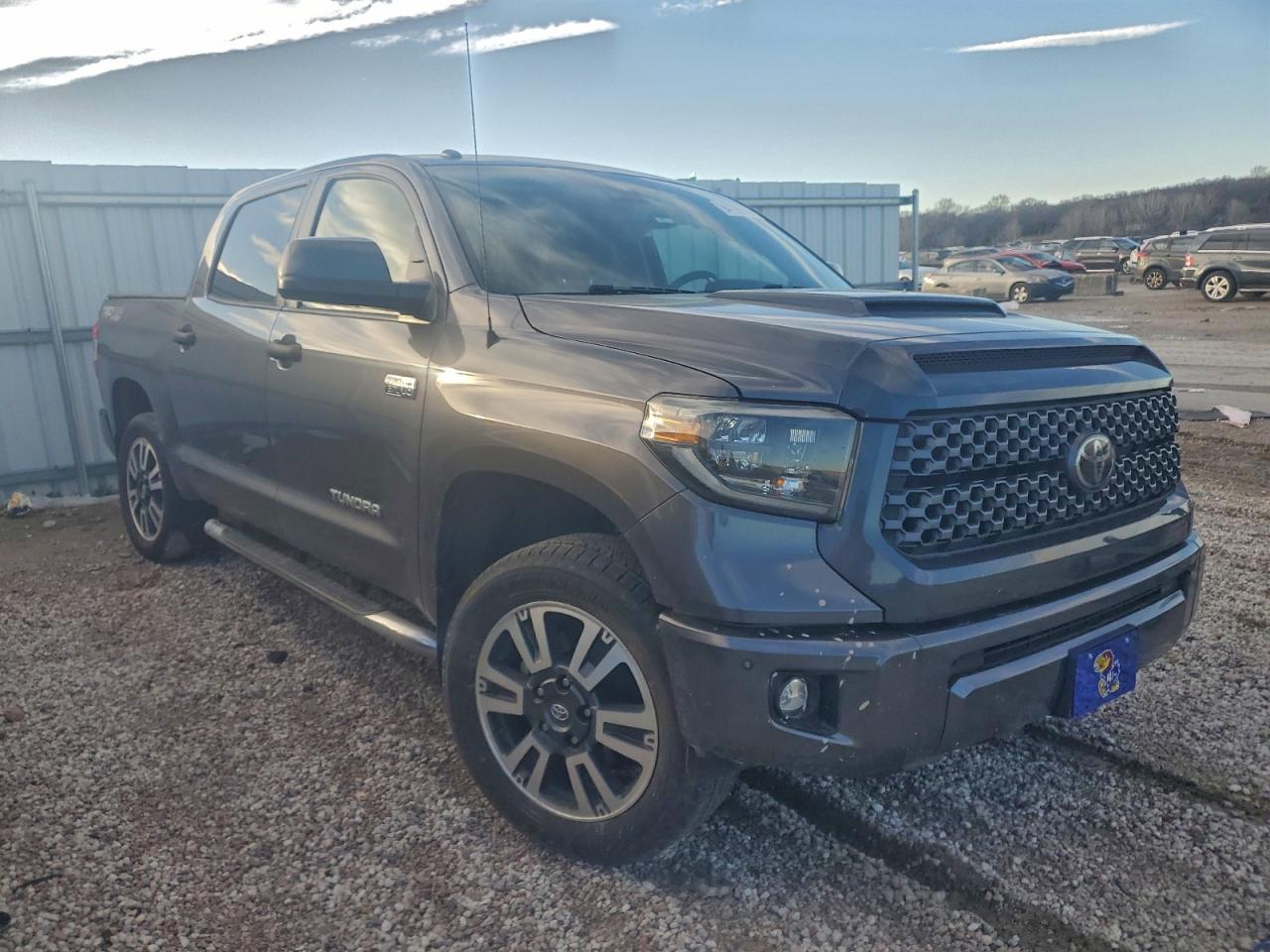 TOYOTA TUNDRA CREWMAX SR5
