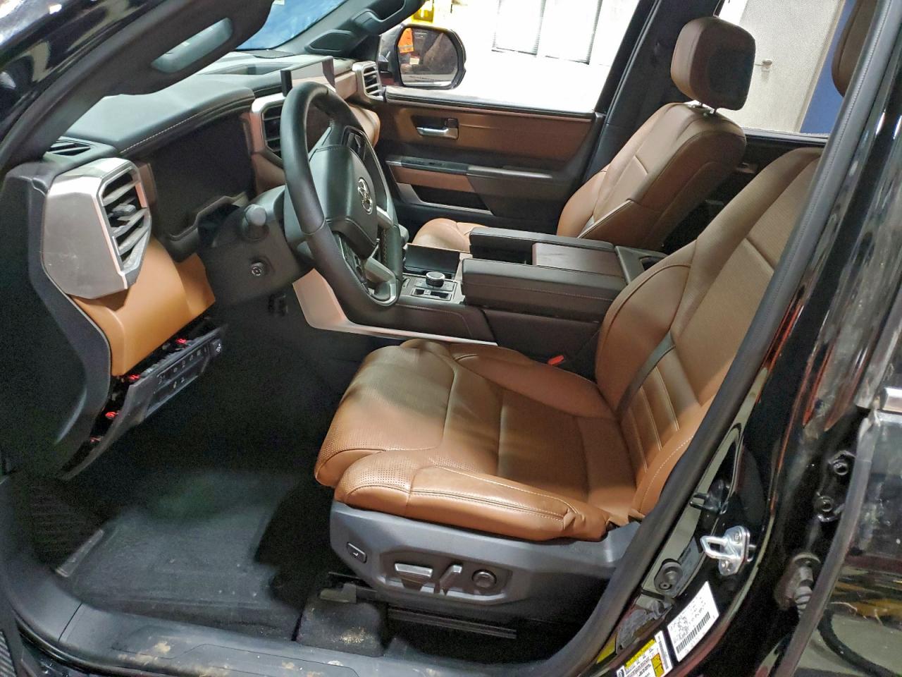 TOYOTA TUNDRA CREWMAX PLATINUM