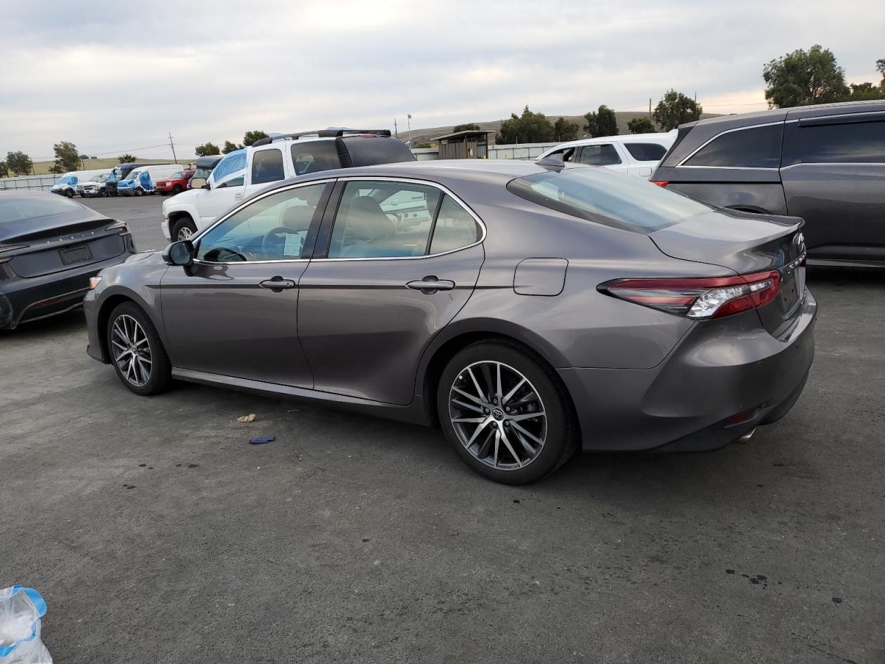 TOYOTA CAMRY XLE