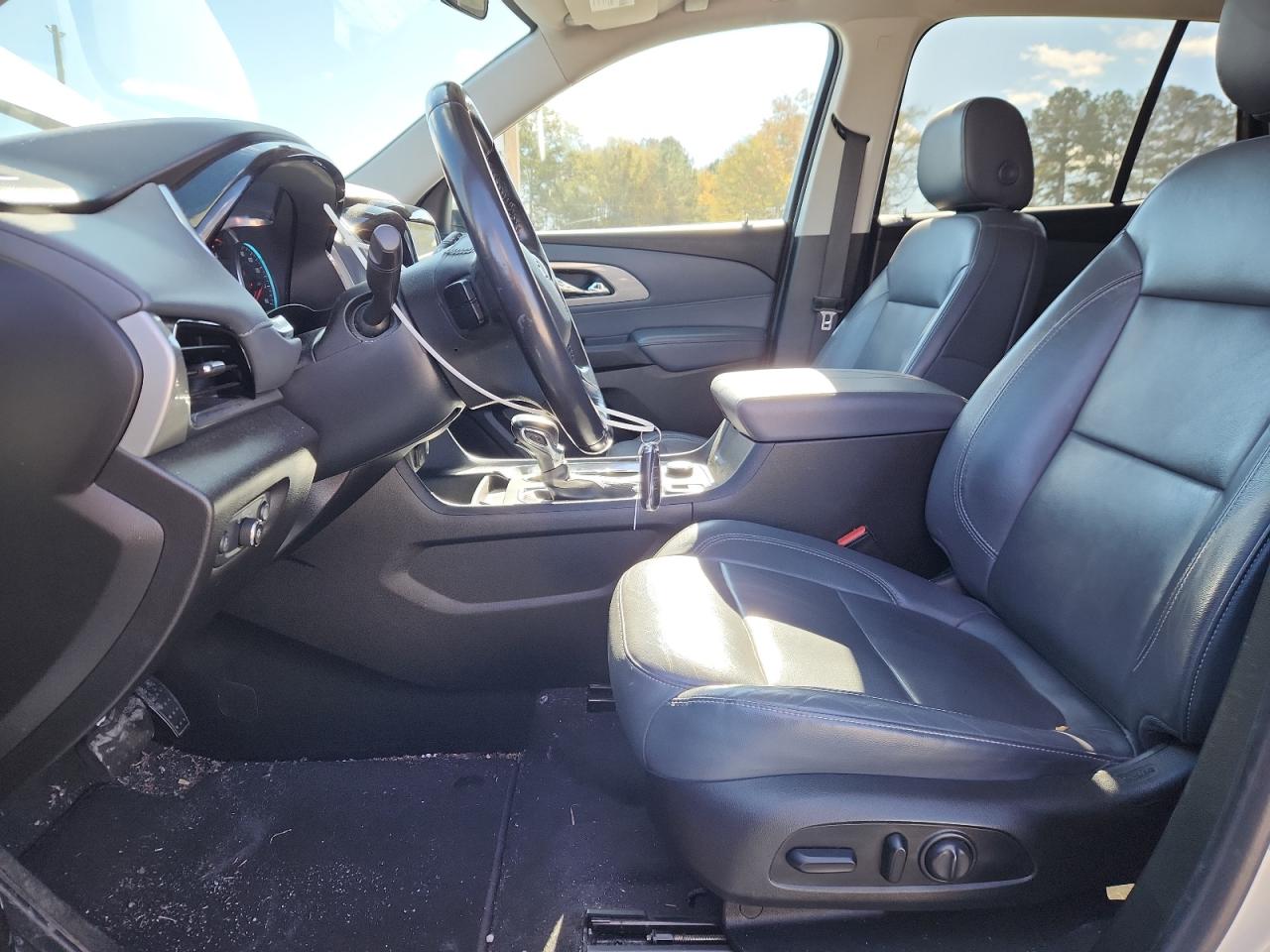 CHEVROLET TRAVERSE LT