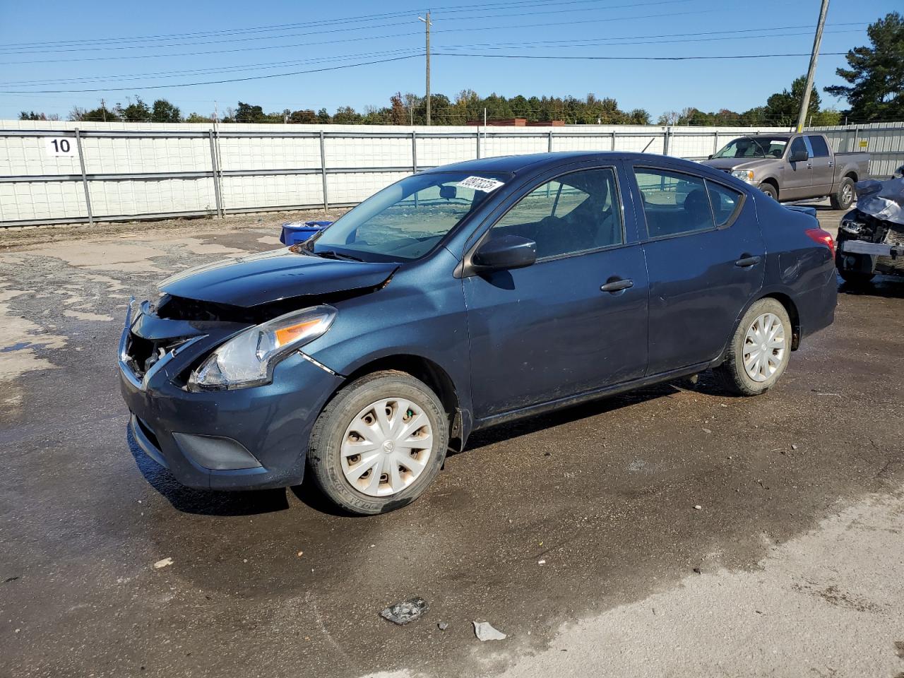 NISSAN VERSA S
