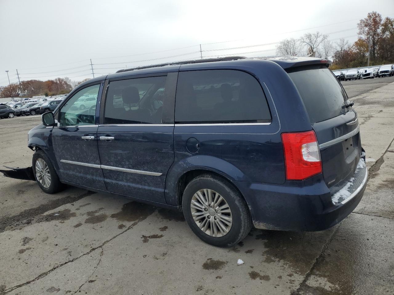 CHRYSLER TOWN & COUNTRY TOURING L