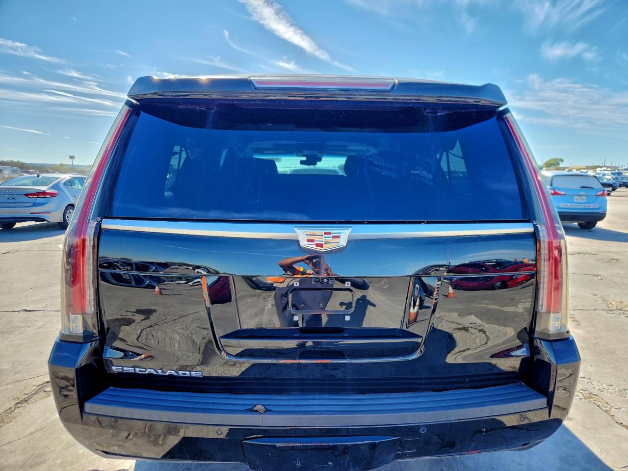 CADILLAC ESCALADE ESV PREMIUM LUXURY