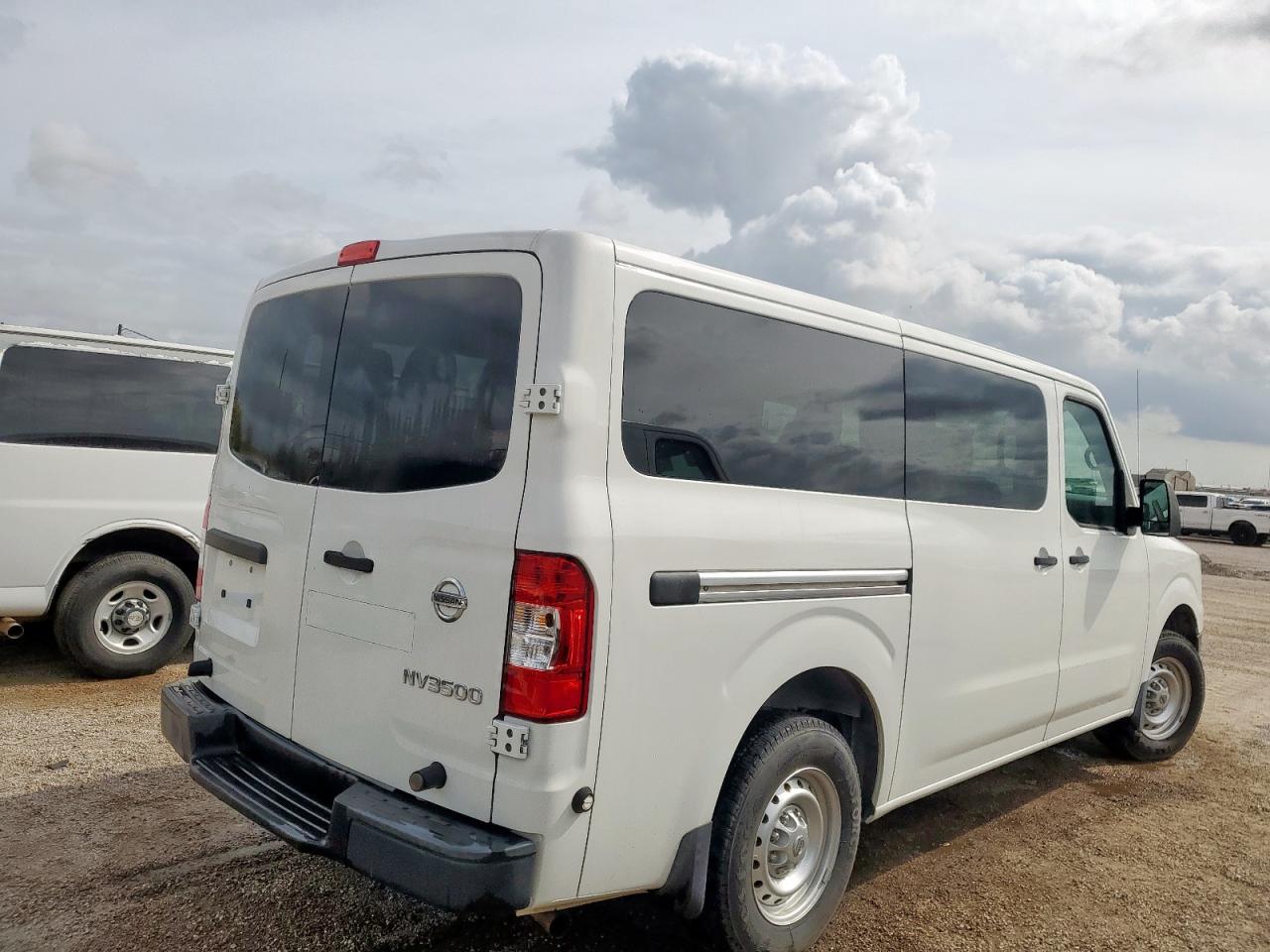NISSAN NV3500 3500 S