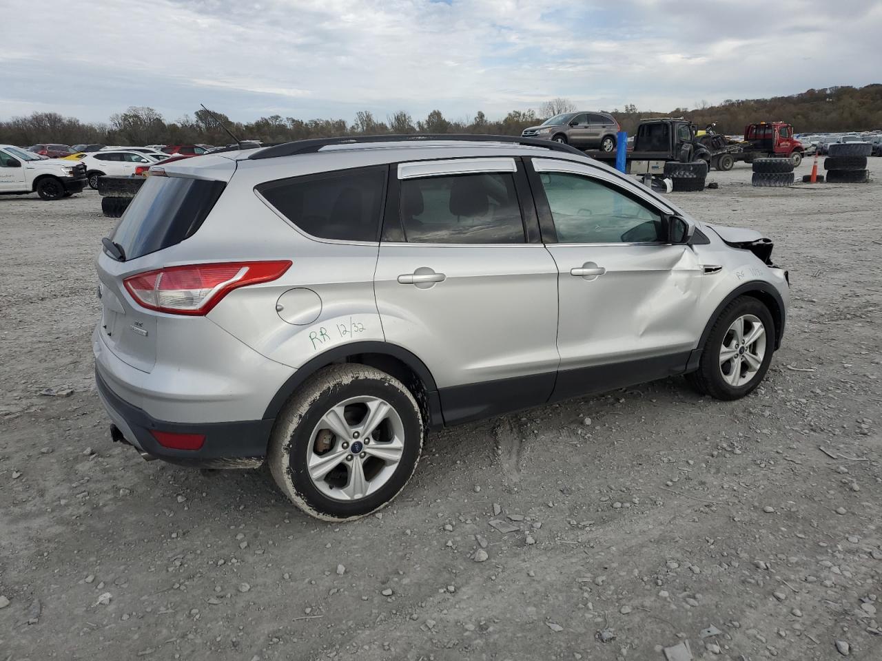 FORD ESCAPE SE