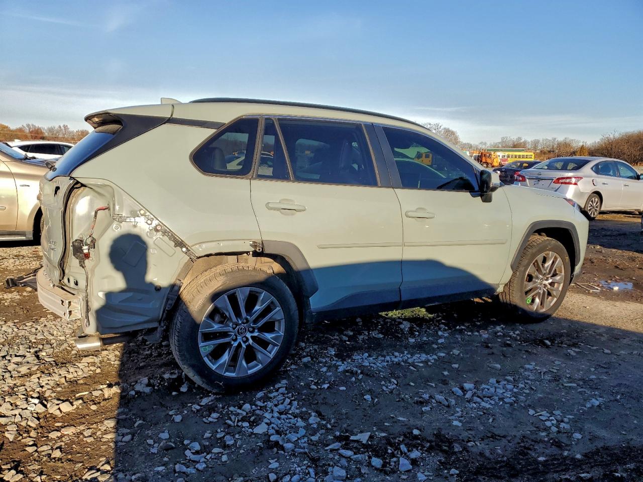 Lot #3309627071 2019 TOYOTA RAV4 XLE P