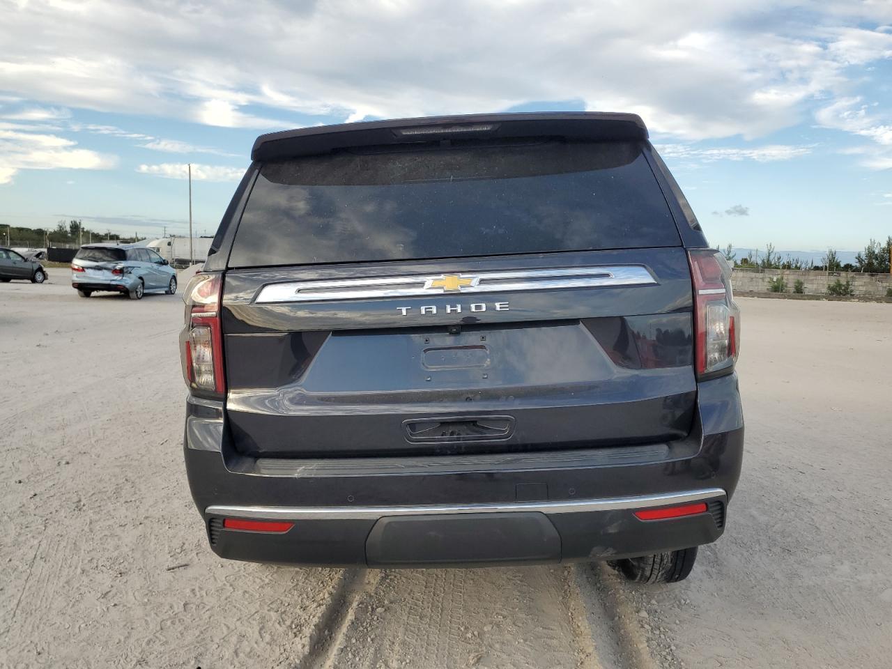 CHEVROLET TAHOE C1500 LS