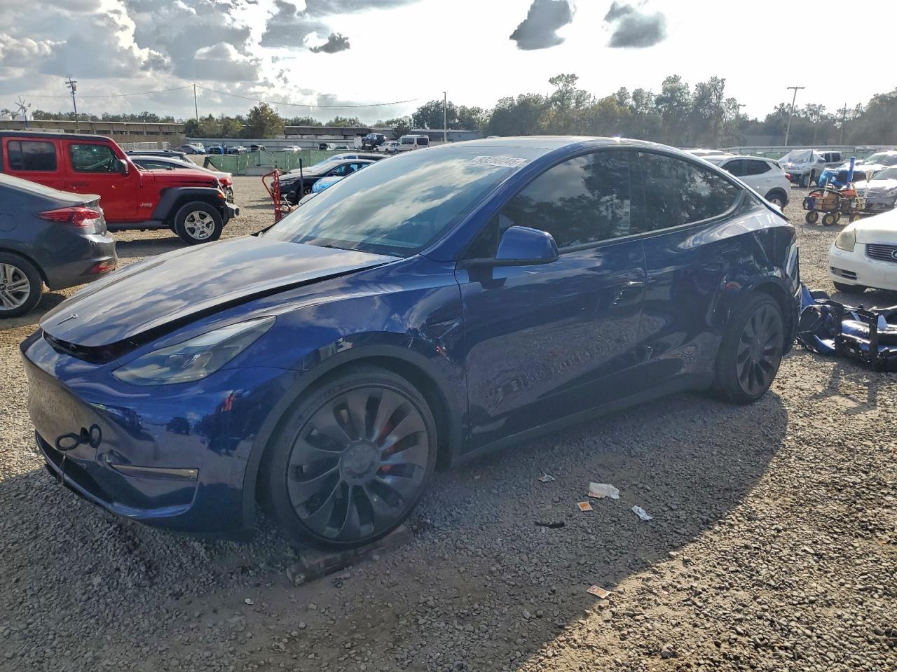 TESLA MODEL Y