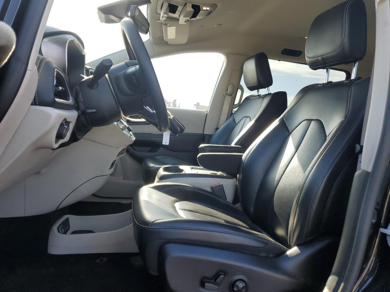 CHRYSLER PACIFICA TOURING L