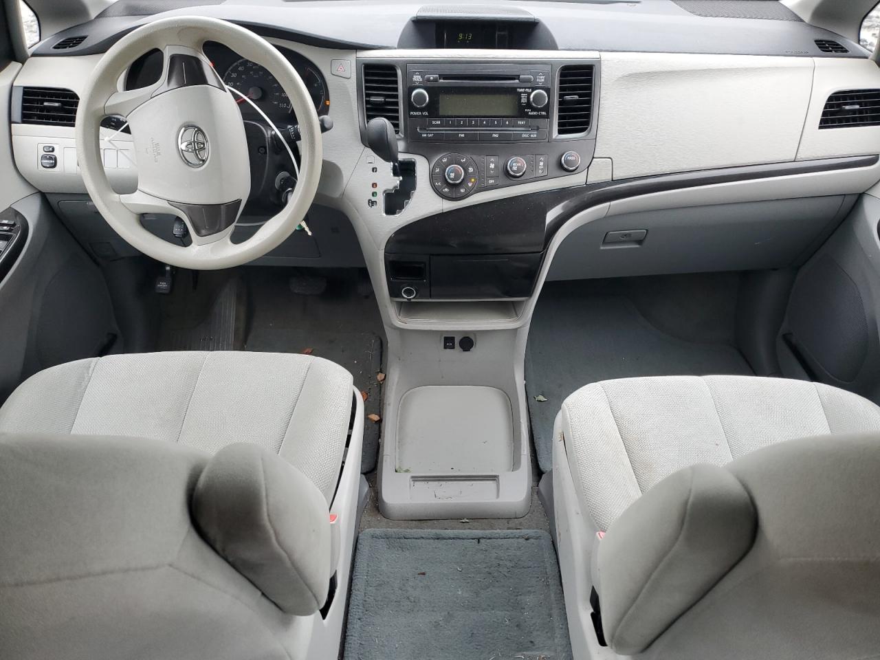 TOYOTA SIENNA