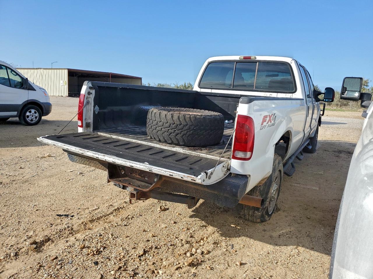 Lot #3301639640 2005 FORD F350 SRW S
