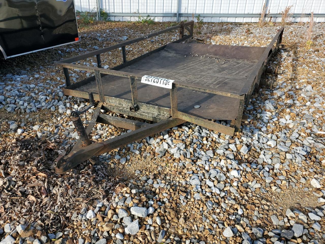 Lot #3305619716 2000 UTILITY TRAILER