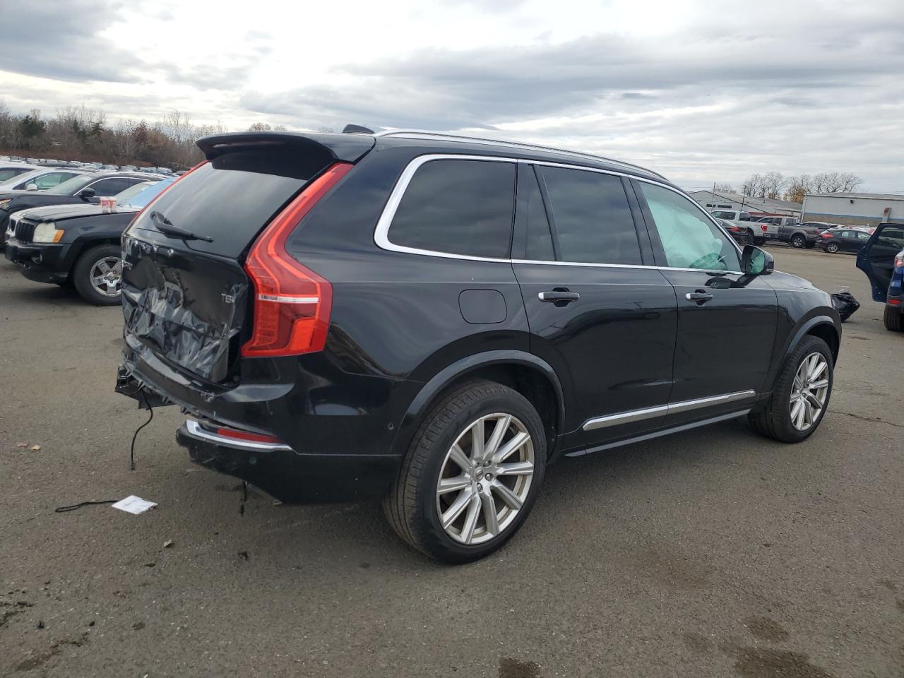 VOLVO XC90 T8