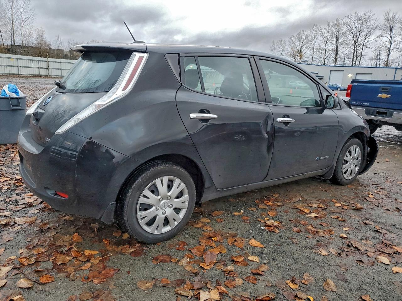 NISSAN LEAF S