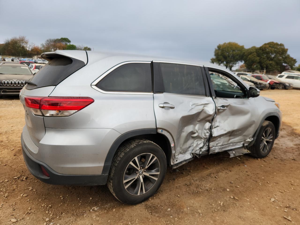 TOYOTA HIGHLANDER LE