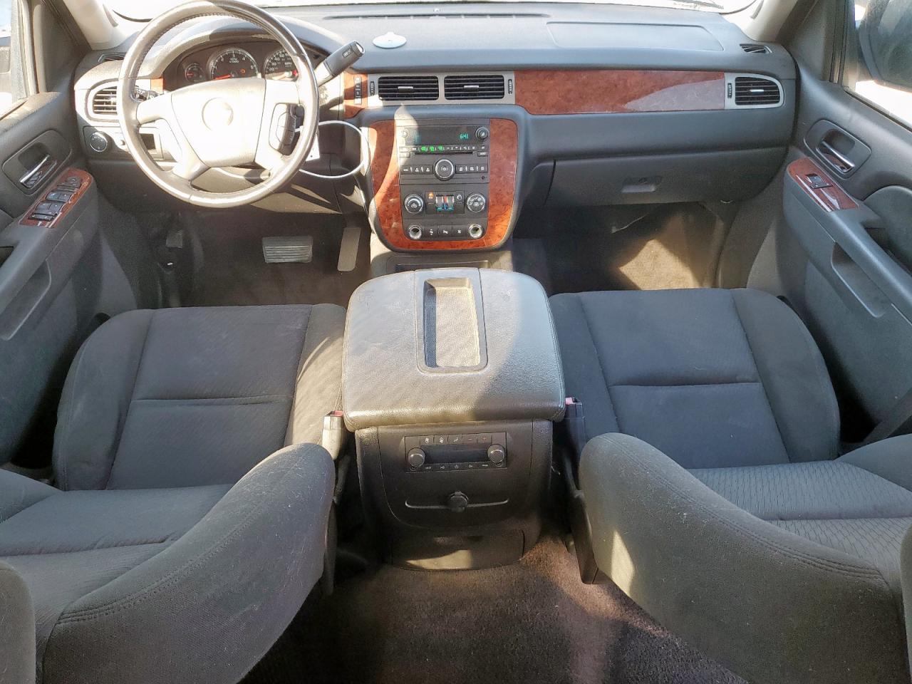 CHEVROLET TAHOE C1500 LS