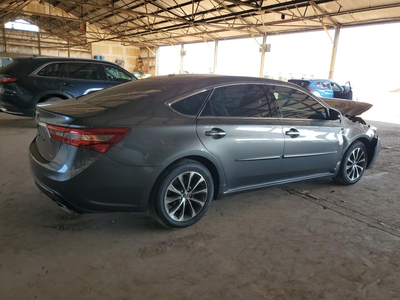 TOYOTA AVALON XLE