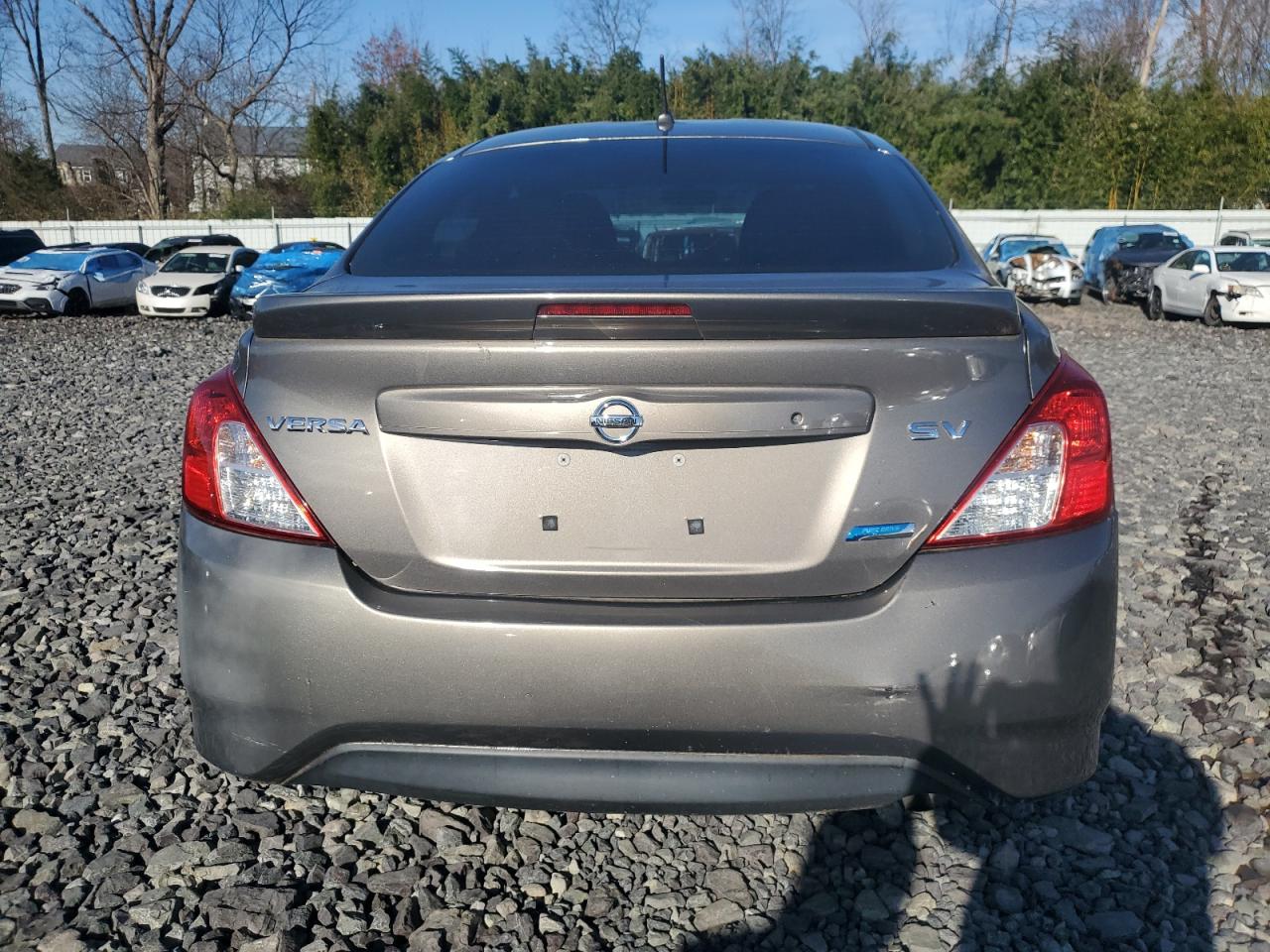 NISSAN VERSA S