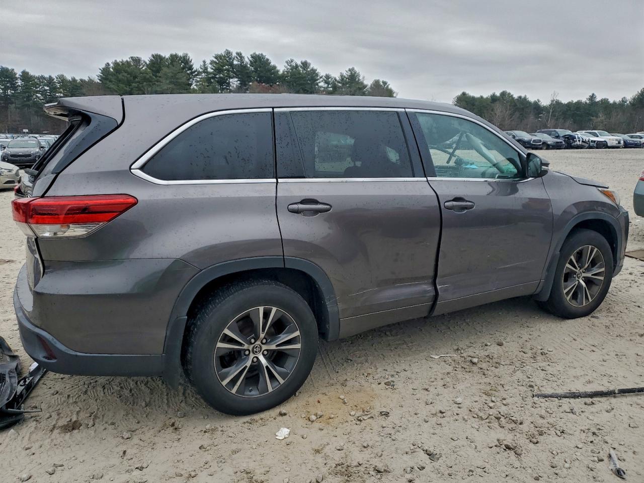 TOYOTA HIGHLANDER LE