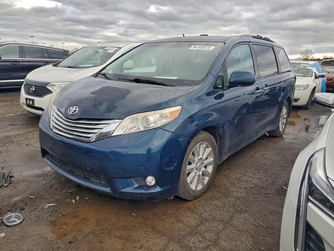 TOYOTA SIENNA XLE