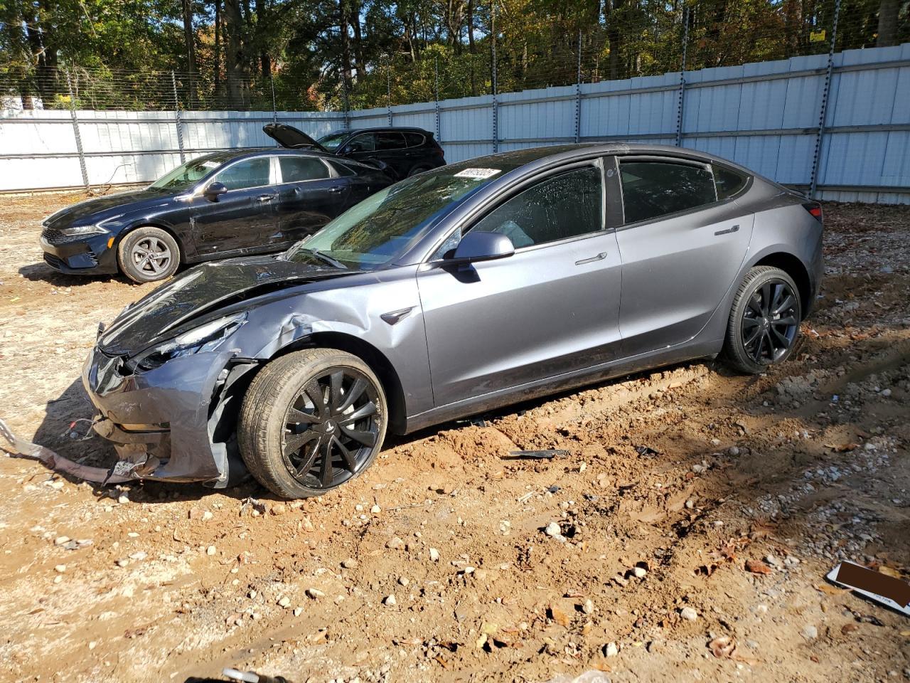 TESLA MODEL 3