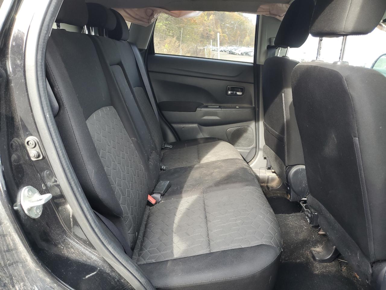 MITSUBISHI OUTLANDER ES