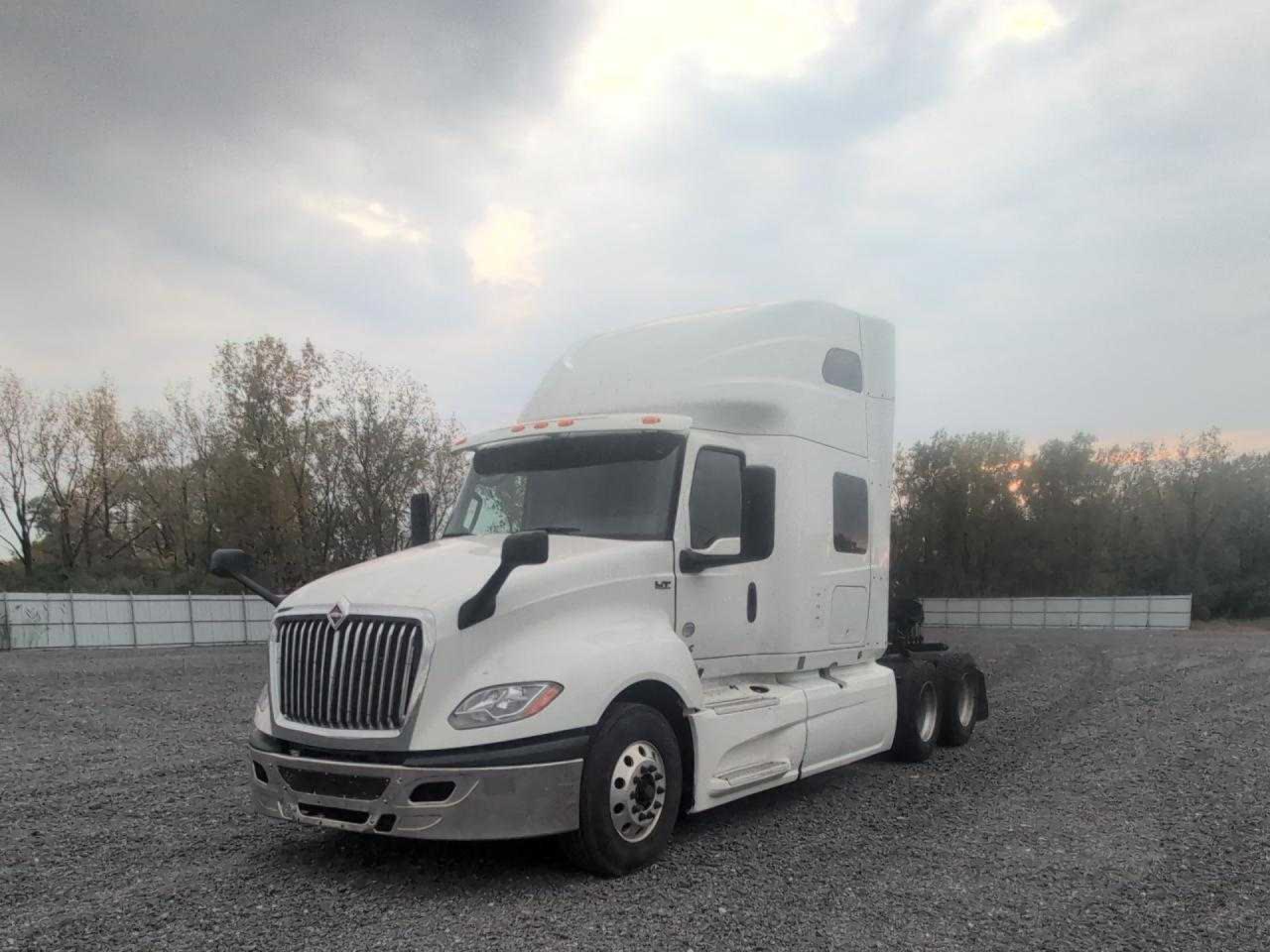 Lot #3291300454 2020 INTERNATIONAL LT625