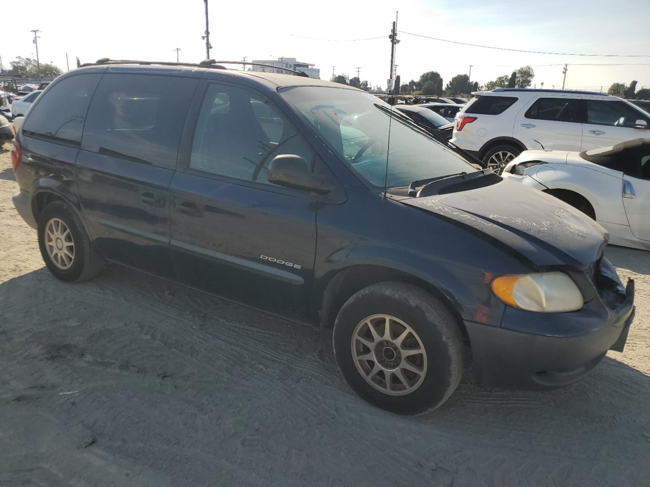 Lot #3290181244 2001 DODGE CARAVAN SE