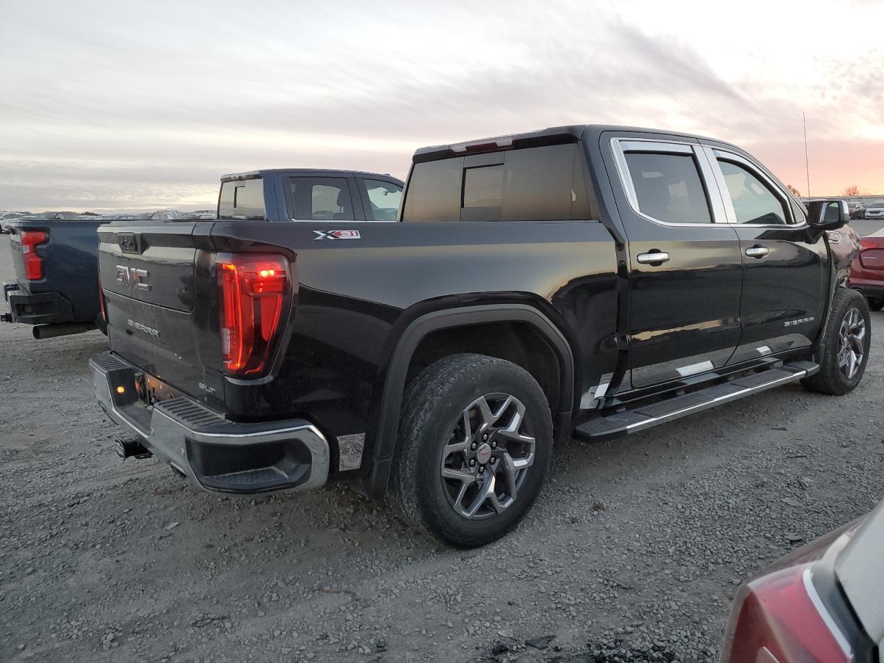 GMC SIERRA K1500 SLT