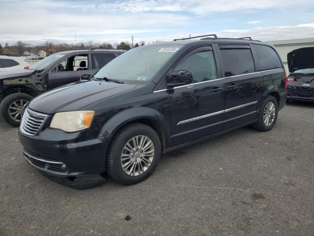 Global Auto Auctions: 2013 CHRYSLER TOWN & COU
