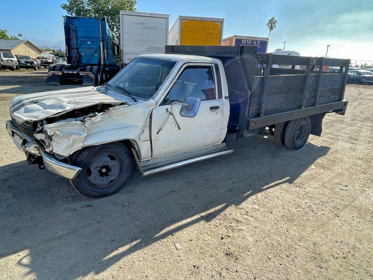 Lot #3302891893 1988 TOYOTA PICKUP CAB
