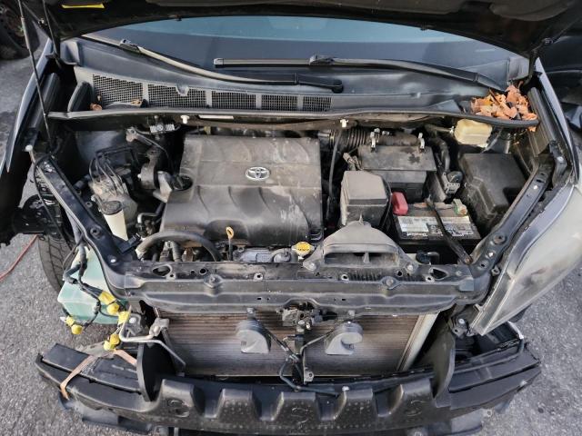 2016 TOYOTA SIENNA SE 5TDXK3DC8GS713847